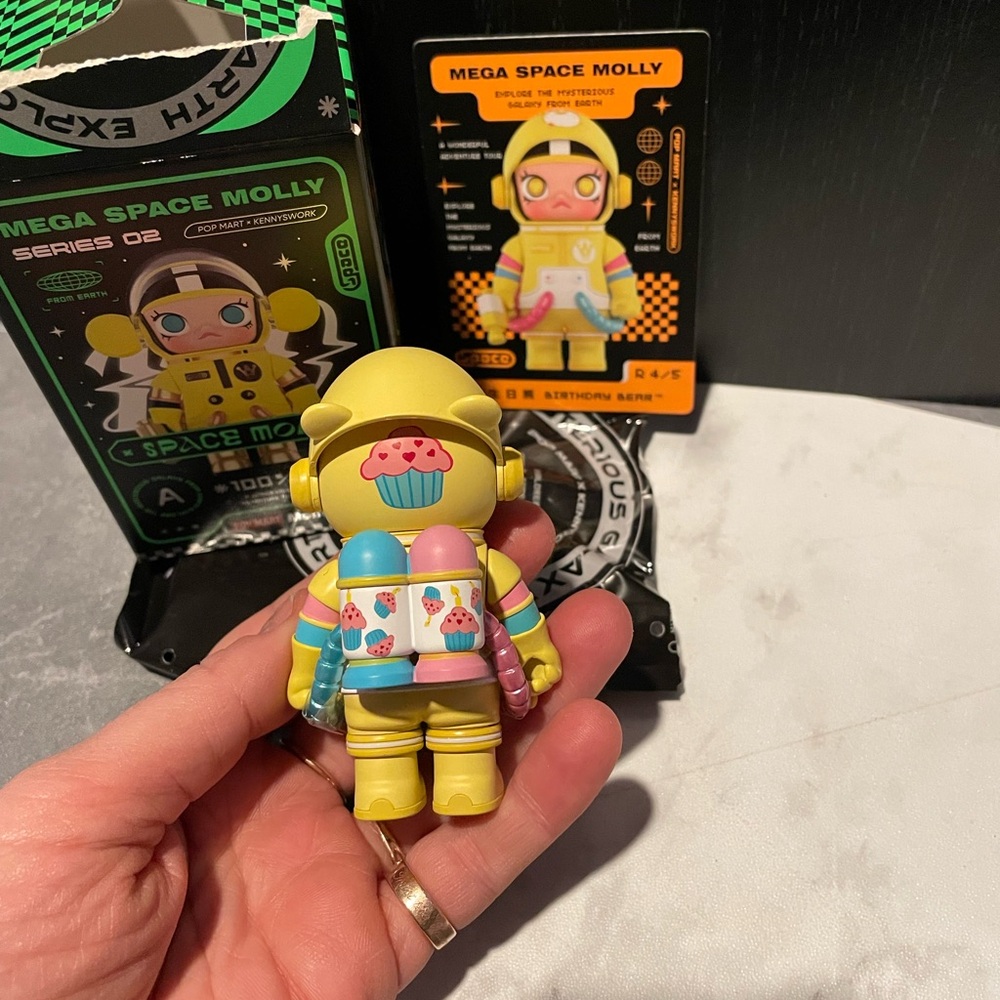Space Molly Secret!!! - Picture 2 of 4